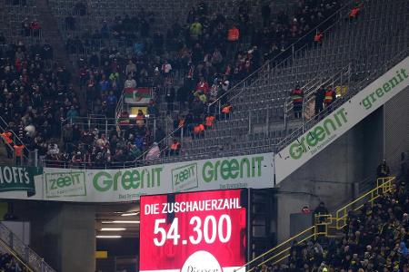 Gelbe Wand mit Lücken: Die Bilder des Fan-Boykotts