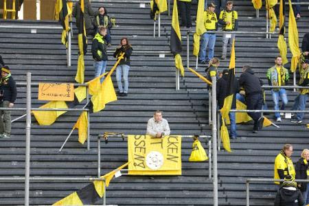 Leere Ränge im Signal-Iduna-Park: BVB-Fans boykottieren Montagsspiel Leere Ränge im Signal-Iduna-Park: BVB-Fans boykottieren Montagsspiel