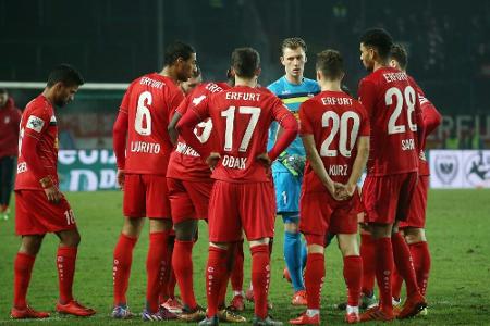 3. Liga: KSC schiebt sich an Rostock vorbei - Erfurt unterliegt in Jena 3. Liga: KSC schiebt sich an Rostock vorbei - Erfurt unterliegt in Jena
