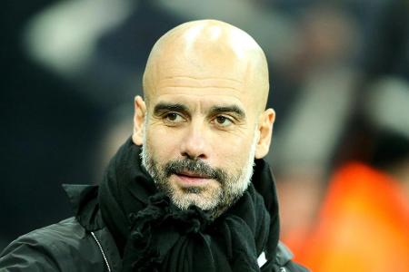 Sieg im Ligapokalfinale gegen Arsenal: Erster Titel für Guardiola mit ManCity Sieg im Ligapokalfinale gegen Arsenal: Erster Titel für Guardiola mit ManCity