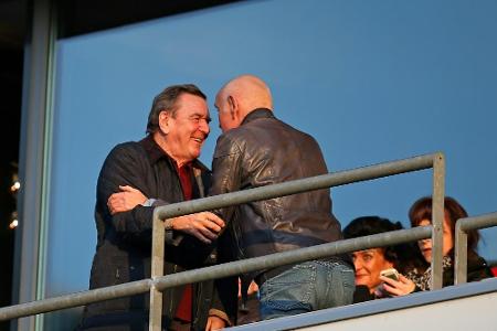 Schröder rechnet mit Ultras ab: Schröder rechnet mit Ultras ab: