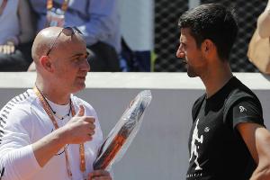 Agassi nicht mehr Trainer von Djokovic