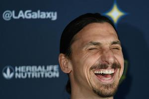Ibrahimovic feiert Traumdebüt: Als Joker zwei Tore zum Sieg