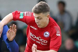 Bielefeld stattet Talent Özkan mit Profivertrag aus