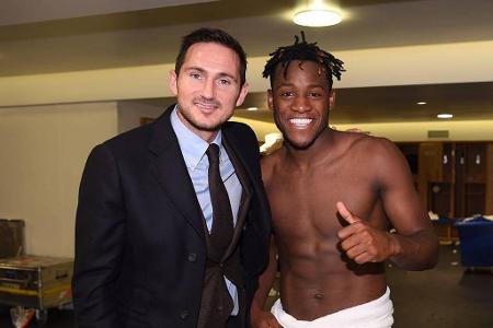 Frank Lampard (l.) ist ebenso Vereinslegende beim FC Chelsea wie John Terry. Auch ihn zählt Batshuayi zu seinen Kumpels.