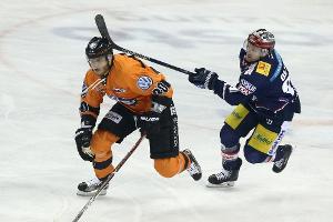 Eishockey: Wolfsburg gleicht gegen Berlin aus