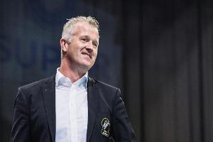 VfB-Trainer Heynen zurückhaltend: "Berlin für mich Favorit"