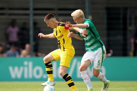 Bremen befördert Abwehrtalent Rieckmann zum Profi Bremen befördert Abwehrtalent Rieckmann zum Profi