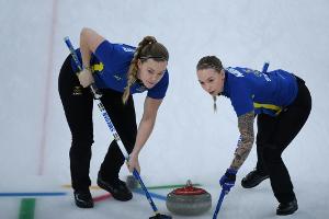 Curling: Olympiasieger Schweden auch im WM-Finale