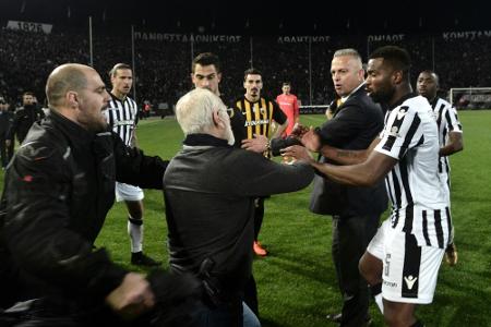Griechische Fußball-Meisterschaft wird nach Unterbrechung fortgesetzt Griechische Fußball-Meisterschaft wird nach Unterbrechung fortgesetzt