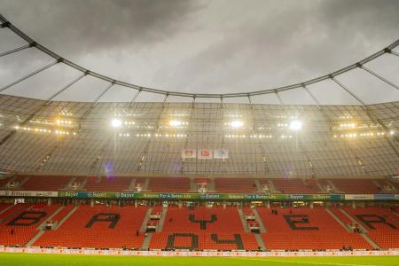 Vor Rheinderby: Massenschlägerei in Leverkusen Vor Rheinderby: Massenschlägerei in Leverkusen
