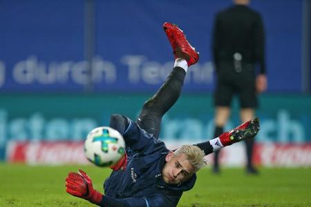 Beim Debüt: Neu-Trainer Titz krempelt HSV um Beim Debüt: Neu-Trainer Titz krempelt HSV um