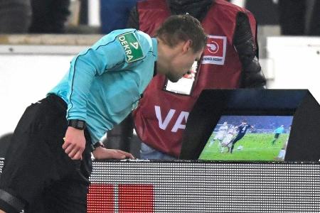 Bei WM: FIFA will Zuschauern Videobeweis erklären Bei WM: FIFA will Zuschauern Videobeweis erklären