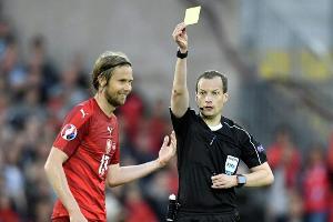 Schotte Collum leitet FC Bayern gegen Sevilla