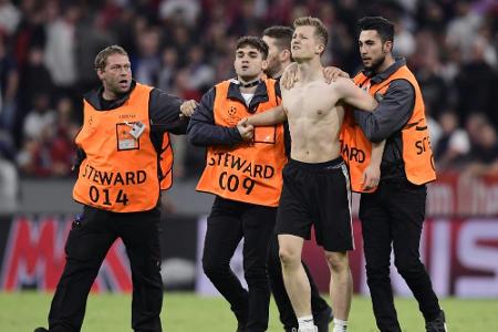 Flitzer und Banner: Bayern droht UEFA-Strafe