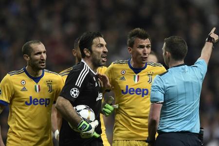 Nach Aus in der Champions League: Buffon teilt gegen Schiedsrichter aus Nach Aus in der Champions League: Buffon teilt gegen Schiedsrichter aus