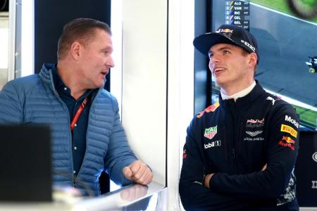 Rüffel vom Papa: Jos Verstappen kritisiert Max für Vettel-Crash Rüffel vom Papa: Jos Verstappen kritisiert Max für Vettel-Crash