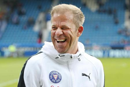 Köln verpflichtet Trainer Anfang von Holstein Kiel Köln verpflichtet Trainer Anfang von Holstein Kiel