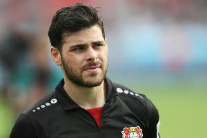 Bremen benachteiligt: Bayer-Stürmer Volland hätte Gelb-Rot sehen müssen