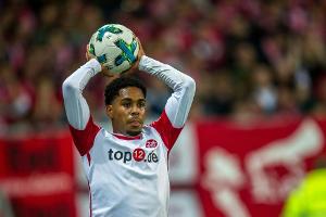 Sieg zum Abschied: Lautern steigt mit Würde ab
