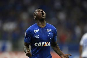 Belo Horizonte: Spieler tauscht Trikots und Ticket gegen Benzin