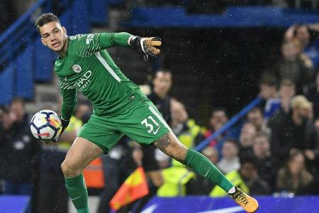 Torhüter Ederson verlängert bei Manchester City bis 2025 Torhüter Ederson verlängert bei Manchester City bis 2025