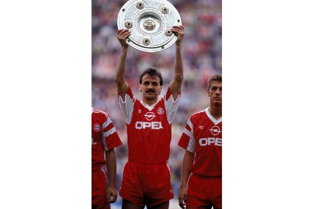 Kam 1989 vom 1. FC Köln - 1,55 Millionen Euro Ablöse - 73 Spiele für Bayern - 7 Tore