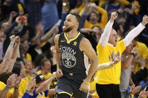 NBA: Curry feiert Comeback bei Warriors-Sieg - James entscheidet Krimi