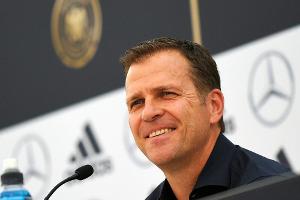 Bierhoff: Özil und Khedira "keinesfalls abgeschrieben"