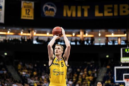 Alba schockt die Bayern: Auswärtssieg zum Final-Auftakt Alba schockt die Bayern: Auswärtssieg zum Final-Auftakt
