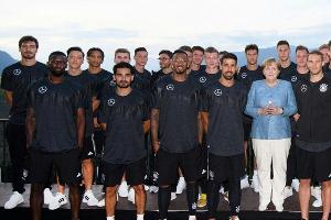 Bundeskanzlerin Merkel nimmt Özil und Gündogan in Schutz