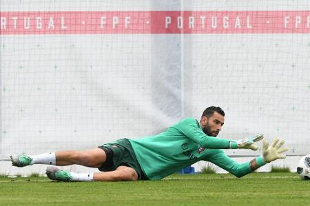 Wolverhampton Wanderers verpflichten Portugals Nationalkeeper Patricio Wolverhampton Wanderers verpflichten Portugals Nationalkeeper Patricio