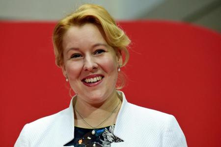 Familienministerin Giffey Schirmherrin der Offensive Kinderturnen Familienministerin Giffey Schirmherrin der Offensive Kinderturnen