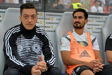 Streitthema: Mesut Özil (l.) und Ilkay Gündogan (r.) Streitthema: Mesut Özil (l.) und Ilkay Gündogan (r.)