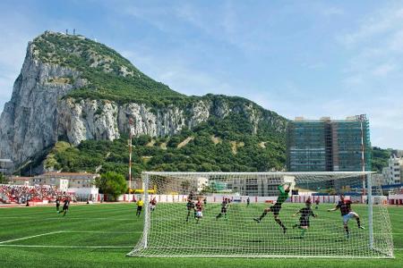 Gibraltar bekommt UEFA-taugliches Nationalstadion Gibraltar bekommt UEFA-taugliches Nationalstadion