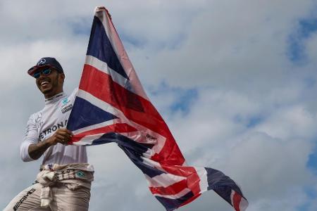Mit Englands Fußballern: Auch Hamilton will zum WM-Finale