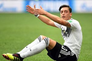 Özil-Rücktritt: Für Justizministerin Barley ein "Alarmzeichen"