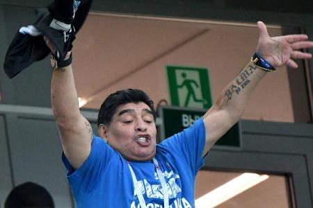 Maradona bietet sich als argentinischer Nationalcoach an Maradona bietet sich als argentinischer Nationalcoach an