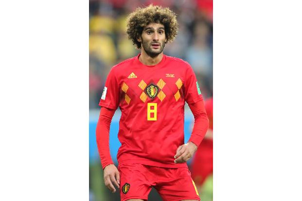 Der Lockenkopf überließ das Aufbauspiel seinen Mittelfeldkollegen Dembélé und Witsel. Fellaini wich oft auf den Flügel aus, ...