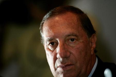 Argentinien bangt um Weltmeister-Coach Bilardo Argentinien bangt um Weltmeister-Coach Bilardo