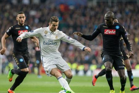 Neapel lehnte Angebot für Ronaldo-Transfer ab Neapel lehnte Angebot für Ronaldo-Transfer ab