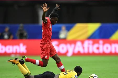 Medien: FC Bayern vor Verpflichtung von Talent Davies Medien: FC Bayern vor Verpflichtung von Talent Davies