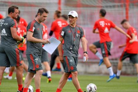 Kovac: Erste Einheit als Bayern-Trainer mit Rumpfkader Kovac: Erste Einheit als Bayern-Trainer mit Rumpfkader
