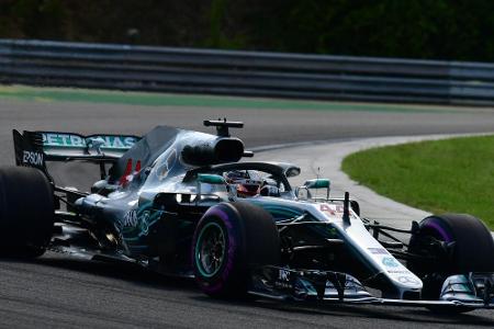 Hamilton nach Boxenstopp weiter vor Bottas und Vettel Hamilton nach Boxenstopp weiter vor Bottas und Vettel