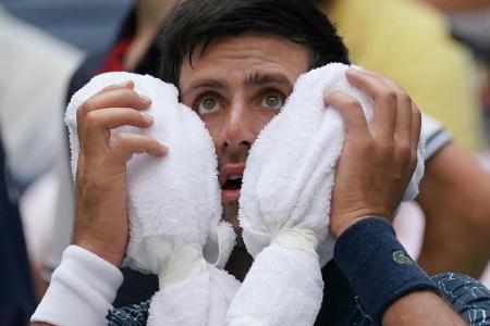 US Open: Wimbledonsieger Djokovic mit leichten Problemen weiter US Open: Wimbledonsieger Djokovic mit leichten Problemen weiter