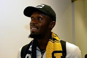 Bolt feiert unspektakuläres Debüt als Fußballer: "Bisschen nervös"