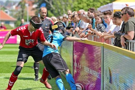 Blindenfußball: Endspiel zwischen Stuttgart und St. Pauli Blindenfußball: Endspiel zwischen Stuttgart und St. Pauli