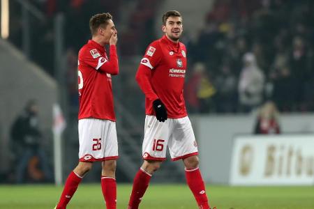 FSV-Trainer Schwarz legt sich fest: Bungert und Bell bilden Kapitäns-Duo FSV-Trainer Schwarz legt sich fest: Bungert und Bell bilden Kapitäns-Duo