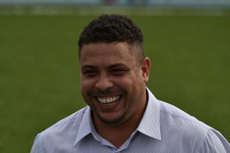 Nach Lungenentzündung: Brasilien-Ikone Ronaldo verlässt Krankenhaus Nach Lungenentzündung: Brasilien-Ikone Ronaldo verlässt Krankenhaus