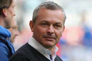 Wiesbadens Manager gerät mit Ordner aneinander